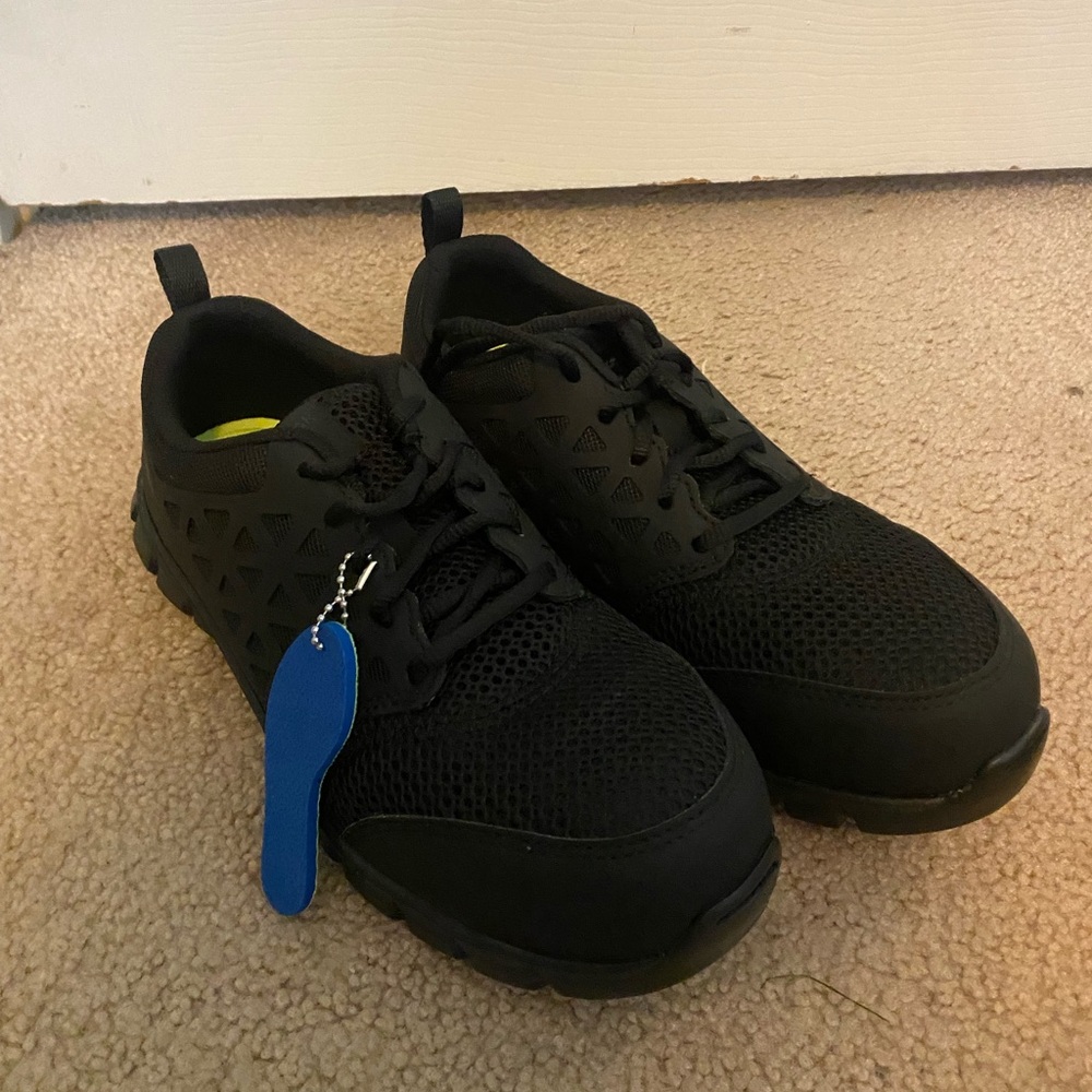 Steel toed gym shoes women’s